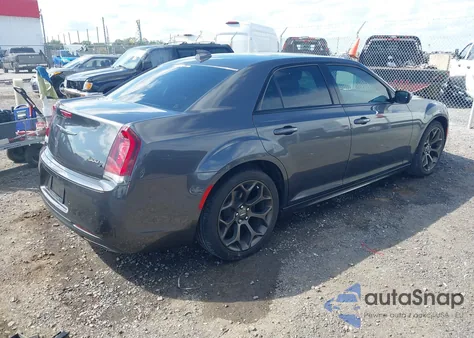 2016 Chrysler 300 300S Alloy Edition z USA, uszkodzony, nr VIN 2C3CCABG3GH324932